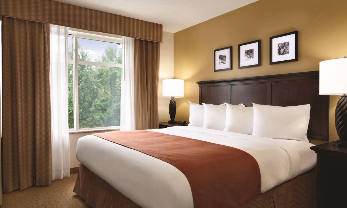 Norman Hotel | Country Inn & Suites by Radisson, Norman near University