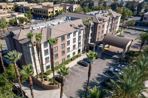 Ontario Hotel | Country Inn & Suites by Radisson, Ontario at Ontario Mills, CA