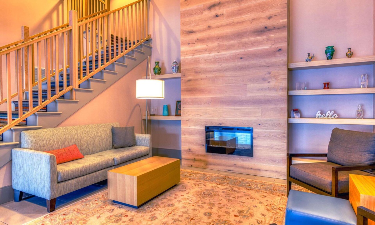 Village of Lakewood Hotel | Country Inn & Suites by Radisson, Crystal Lake, IL