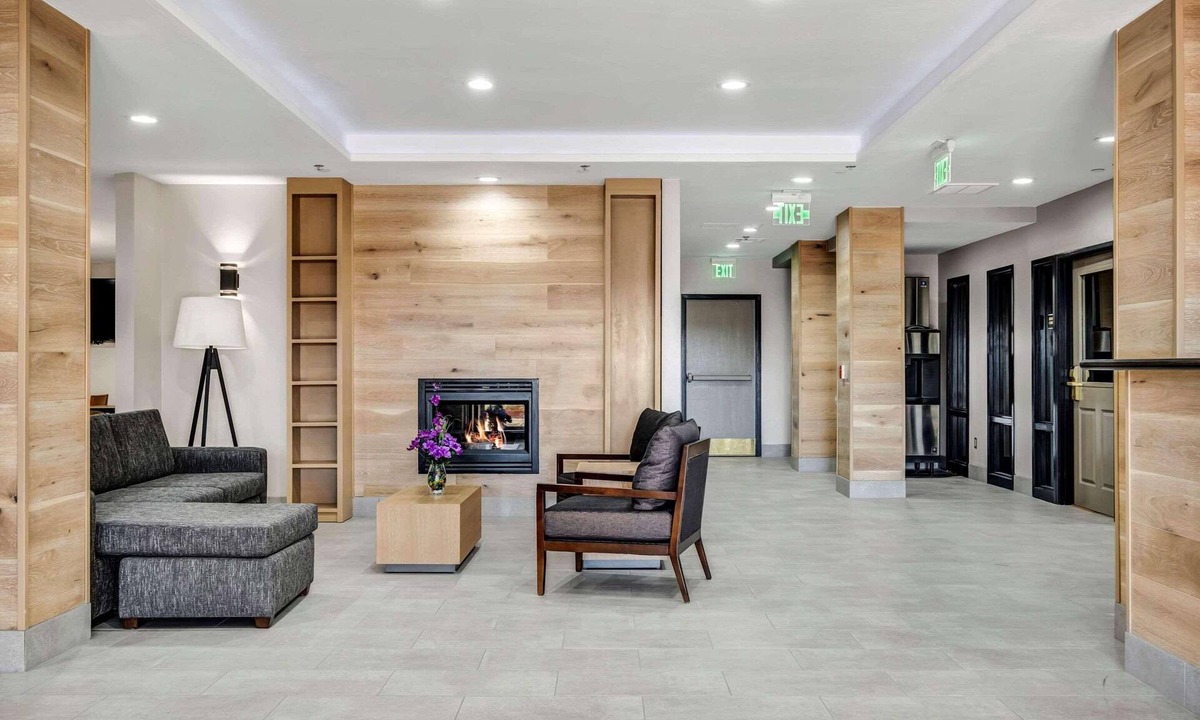 Central Oklahoma City Hotel | Country Inn & Suites by Radisson, Oklahoma City at Northwest Expressway, OK