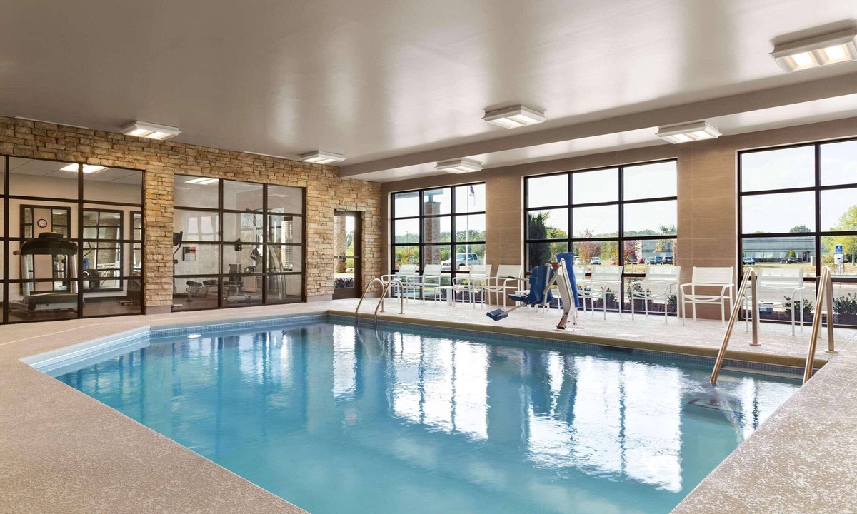 Smithfield Hotel | Country Inn & Suites by Radisson, Smithfield-Selma, NC