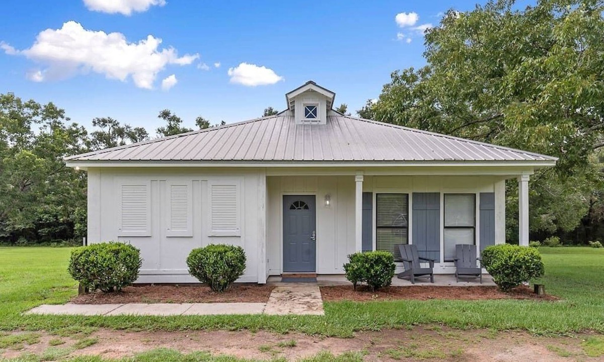 Grand Bay House | Country Living with Fishing and Bright Stars