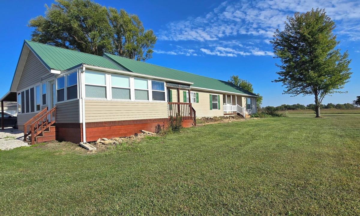Coffey County House | Country living with ample space less than 5 minutes from Burlington