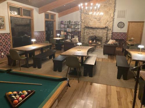 Eureka Springs Hotel | Country Mountain Inn