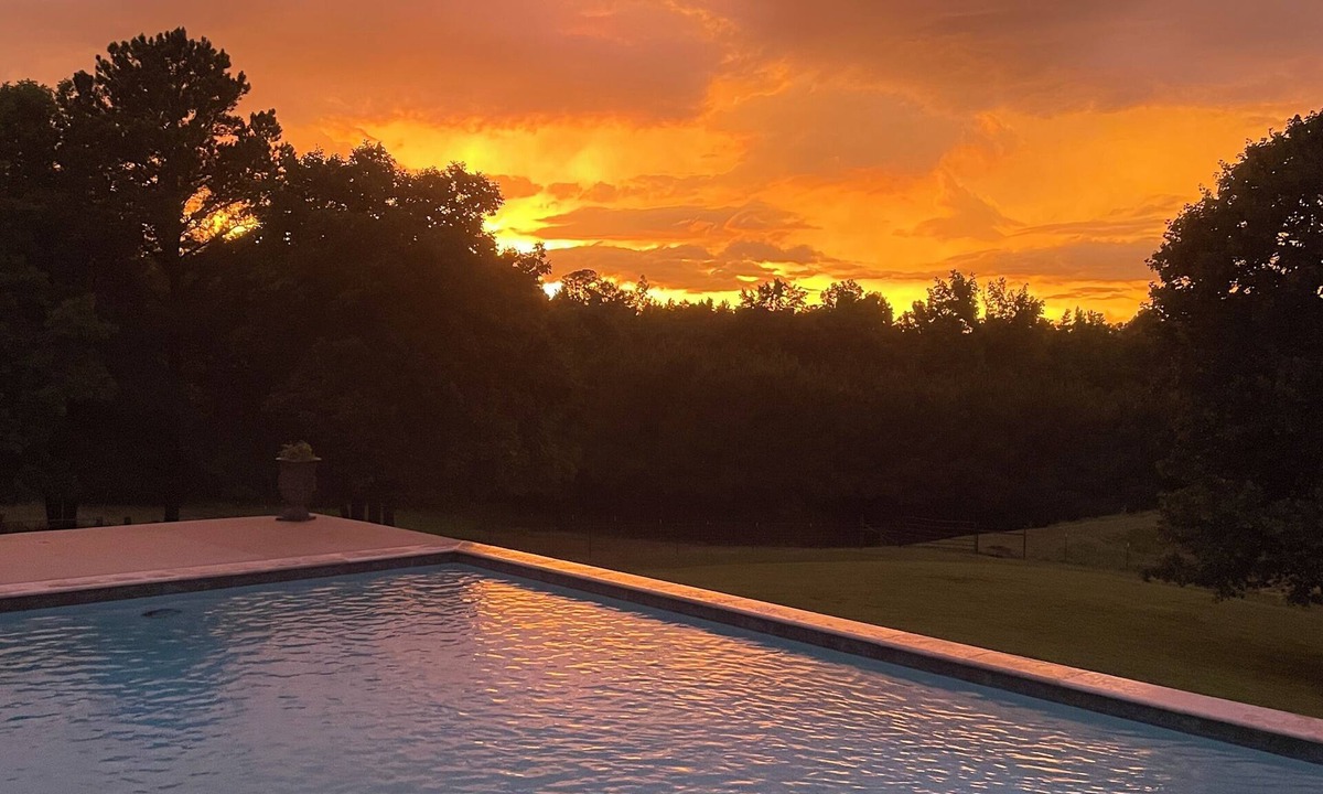 Lone Star Cottage | Country Ohana with WiFi and AC in lovely Daingerfield - fishing, swimming etc!