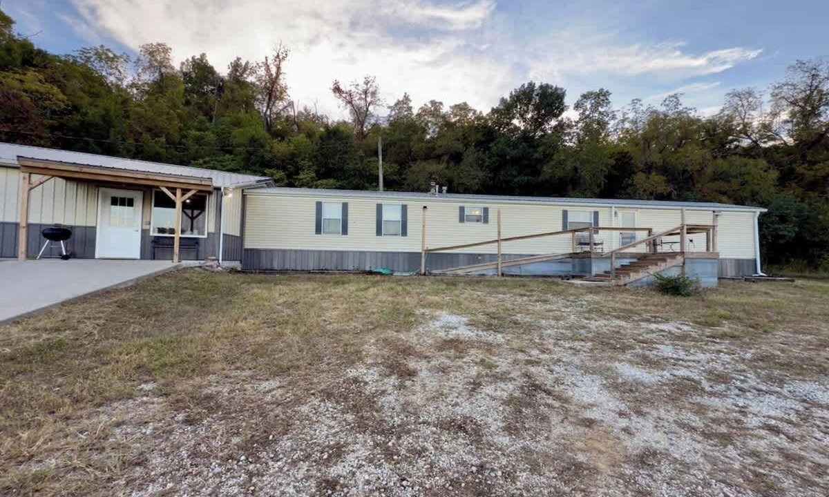 Neodesha House | Country Retreat, enjoy peace and quiet