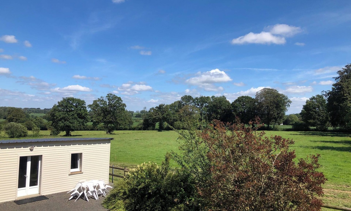 Notre-Dame-de-Cenilly Apartment | Country studio