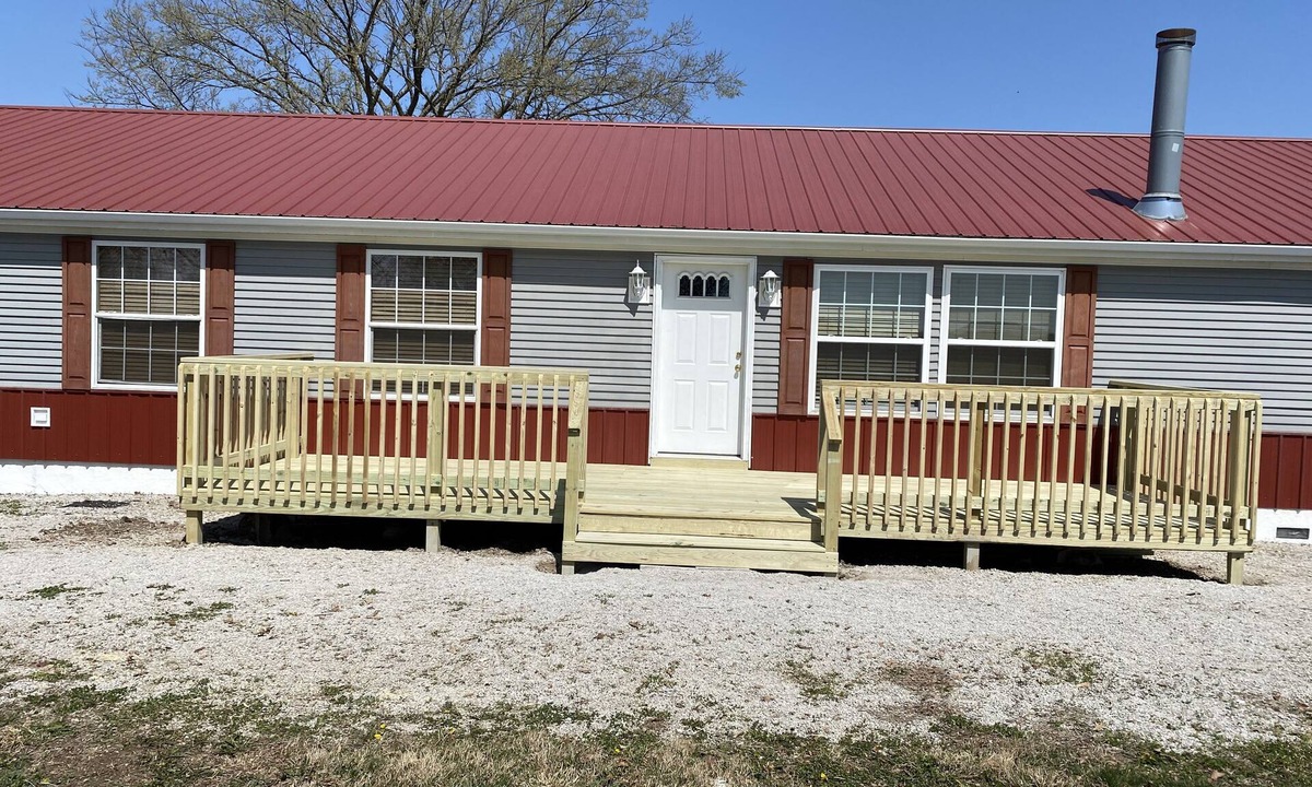 Greenfield House | Country setting one mile from boat dock and beach .Now with Internet