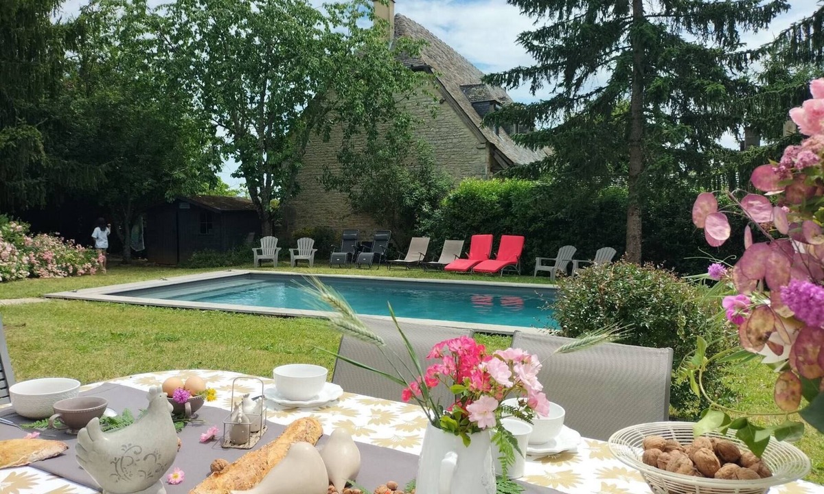 Gignac House | Country stone house with private pool and air conditioning