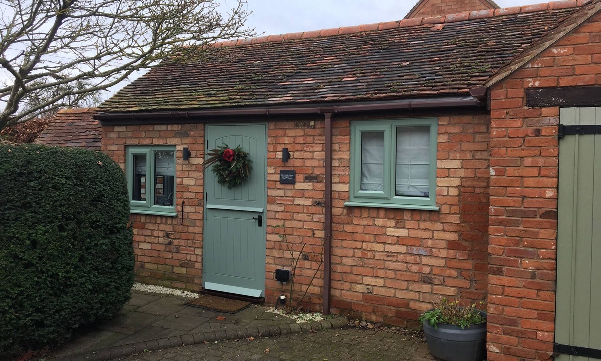 Great Alne Cottage | Country Studio with Kitchen