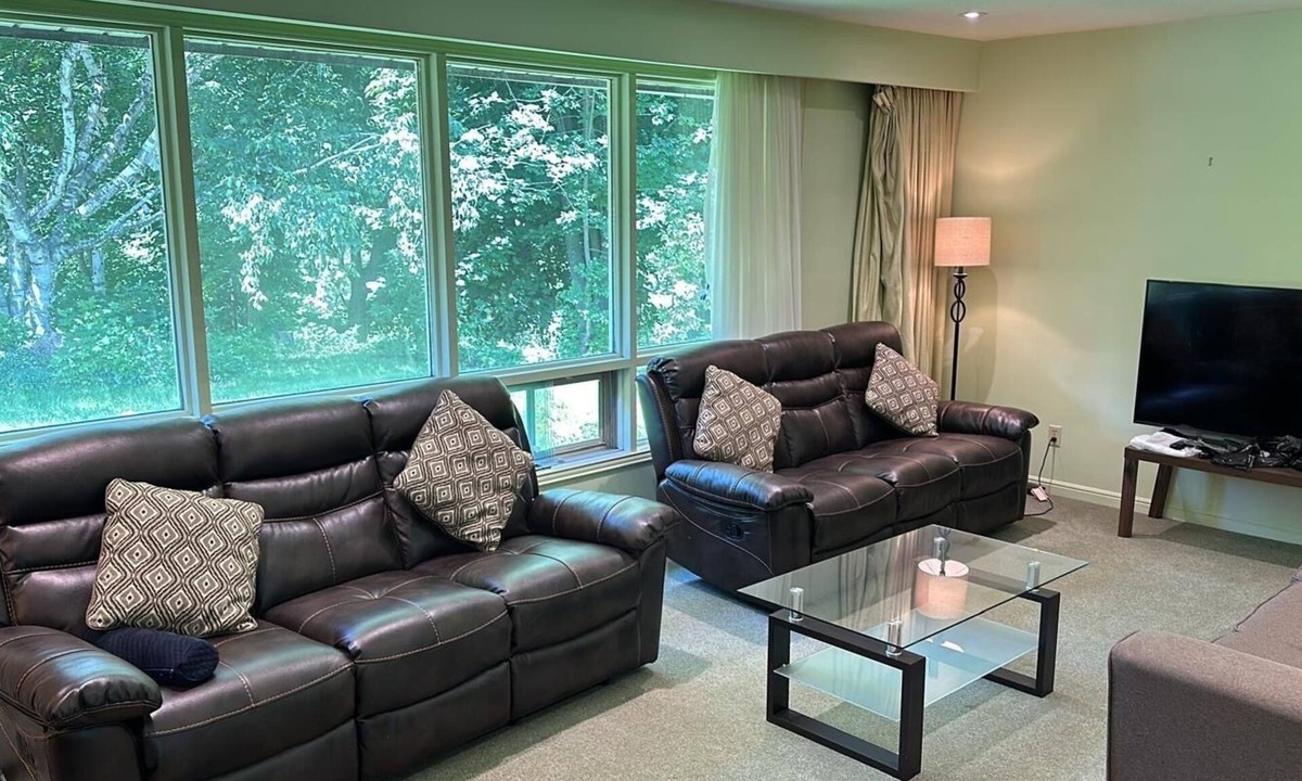 Winona House | Country style house
