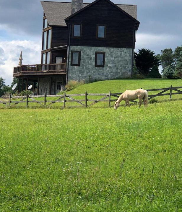 Laurel Fork Ski Chalet | Country vacation home
