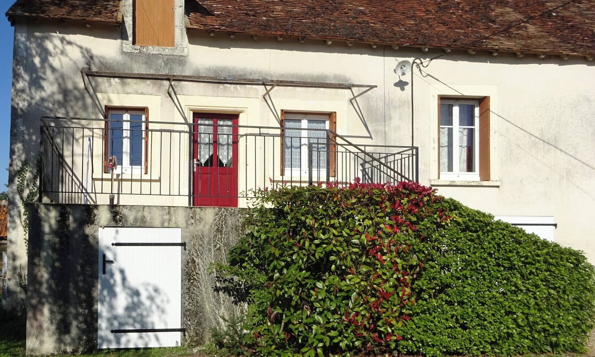 Merigny House | Country vacation home with enclosed courtyard WiFi and television