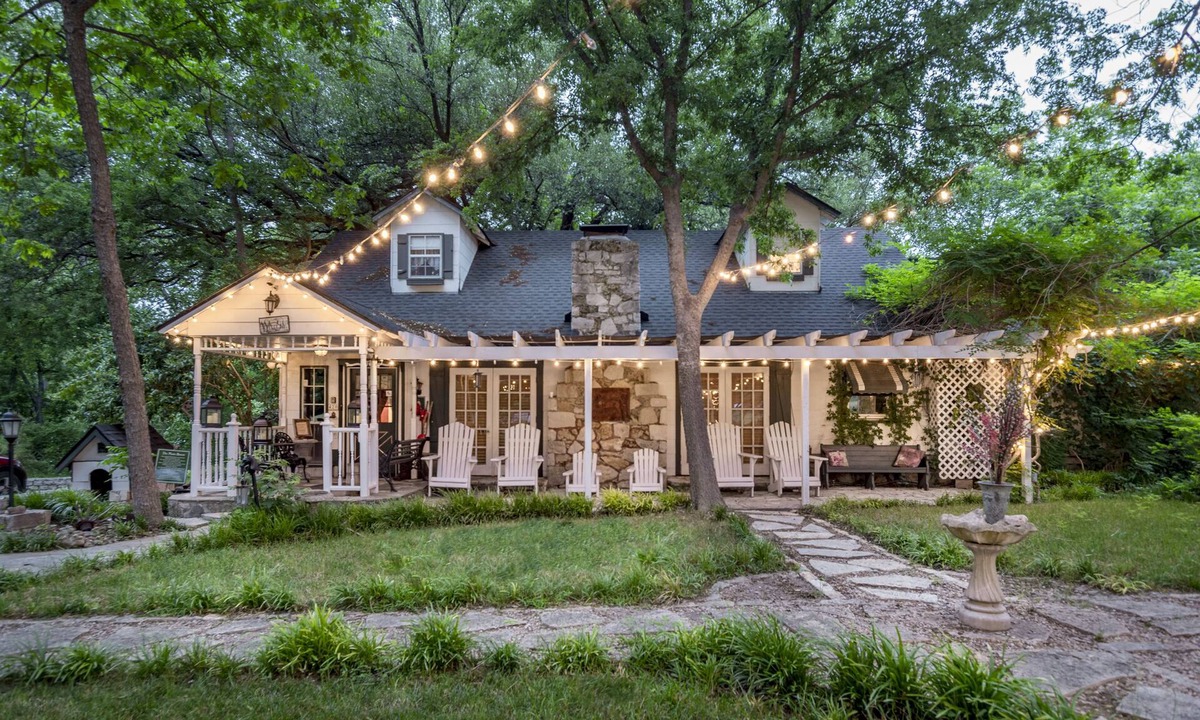 Glen Rose Cottage | Country Woods Inn