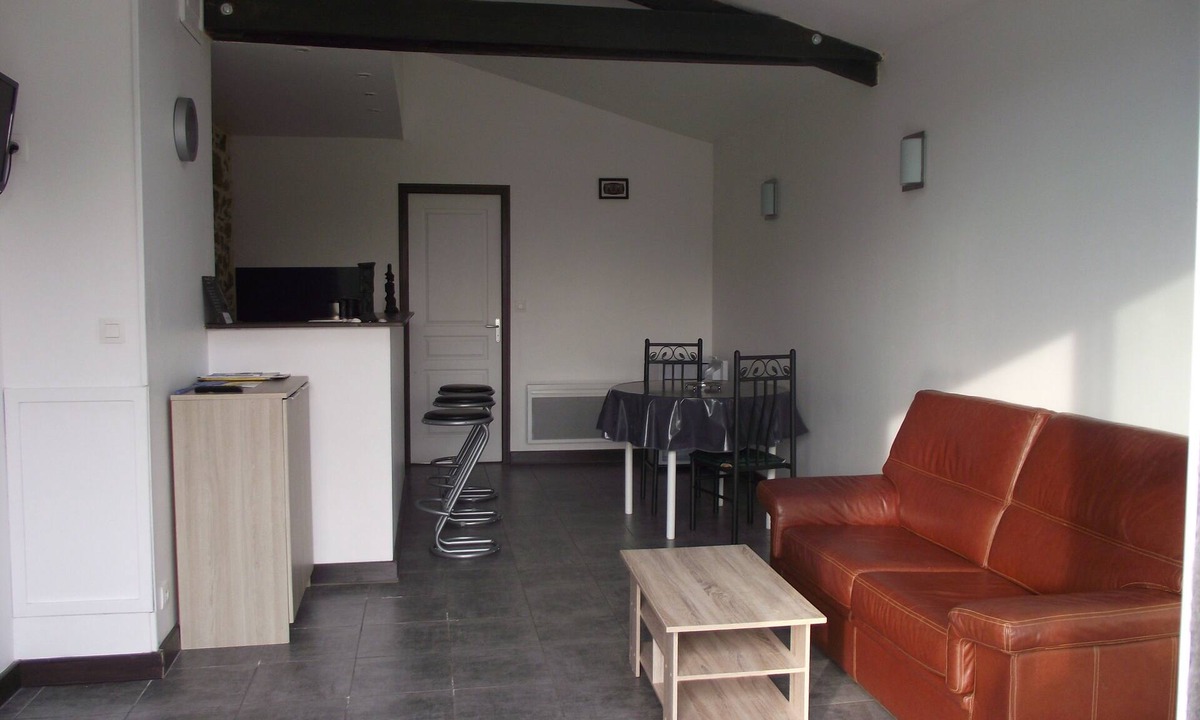 Roz-sur-Couesnon Apartment | Countryside at the foot of Mont Saint Michel