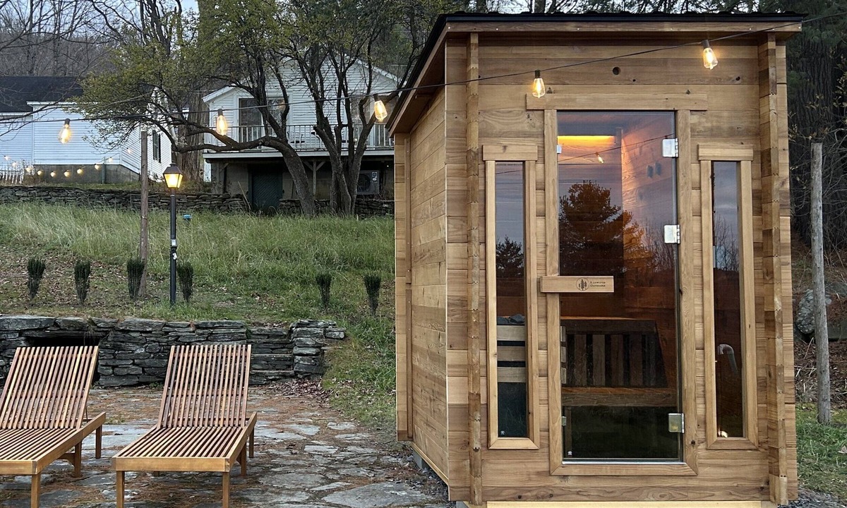 Montpelier Cottage | Countryside Cottage with Sauna and Fireplace