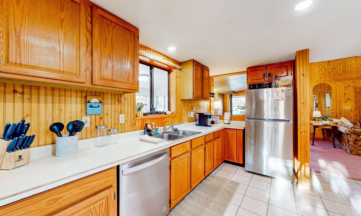 Pinetop House | Countryside dog-friendly home with mountain views, alfresco patio & WFH desk