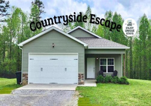 Trenton House | Countryside Escape with free wifi in house laundr
