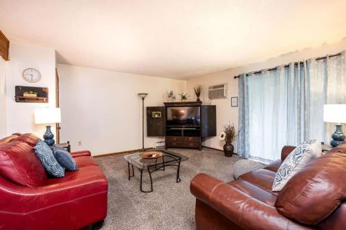 Rockford Apartment | Countryside Family Cottages near Lake Bella Vista