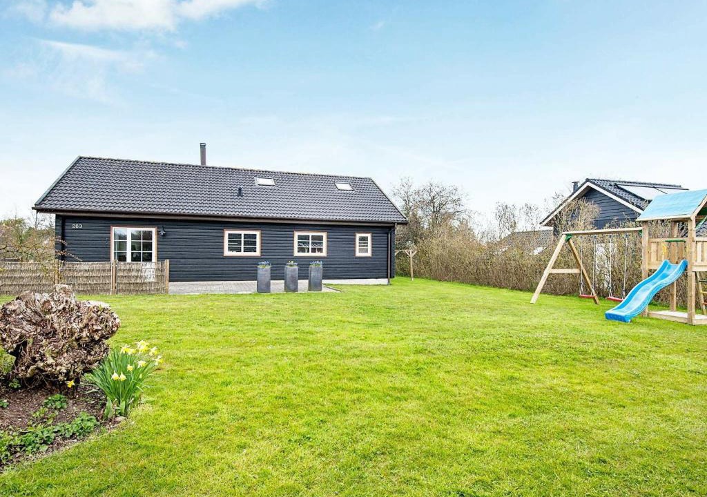 Pøt Strandby House | Countryside Holiday Home in Jutland with Sauna