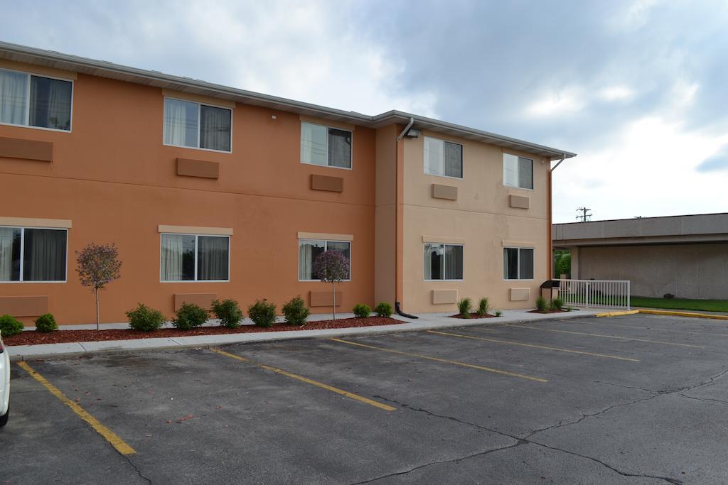 Fremont Hotel | Countryside Inn & Suites