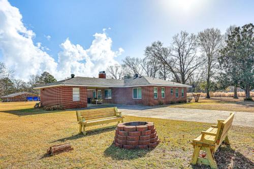 Lawson House | Countryside Marion Retreat Near Fishing & Trails!