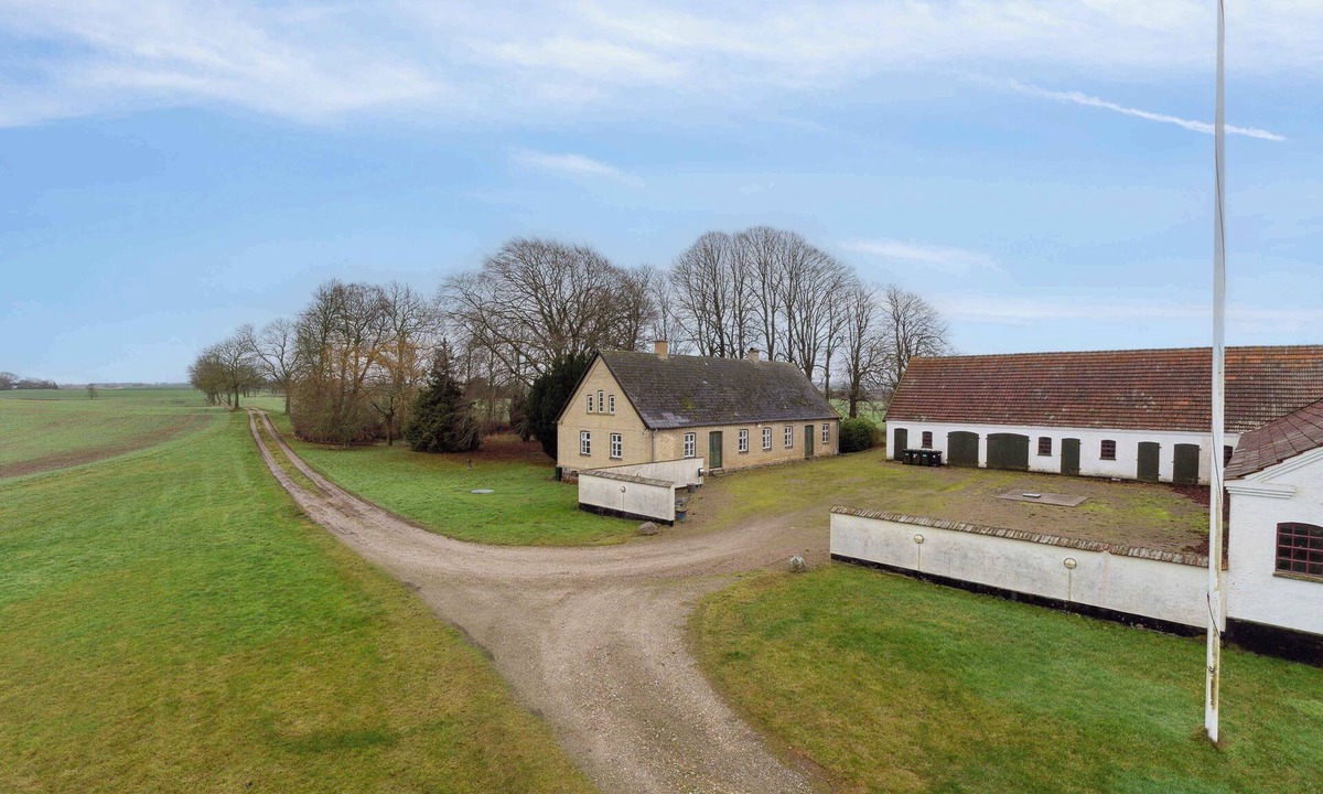 Holbaek Municipality House | Countryside property with great fishing options