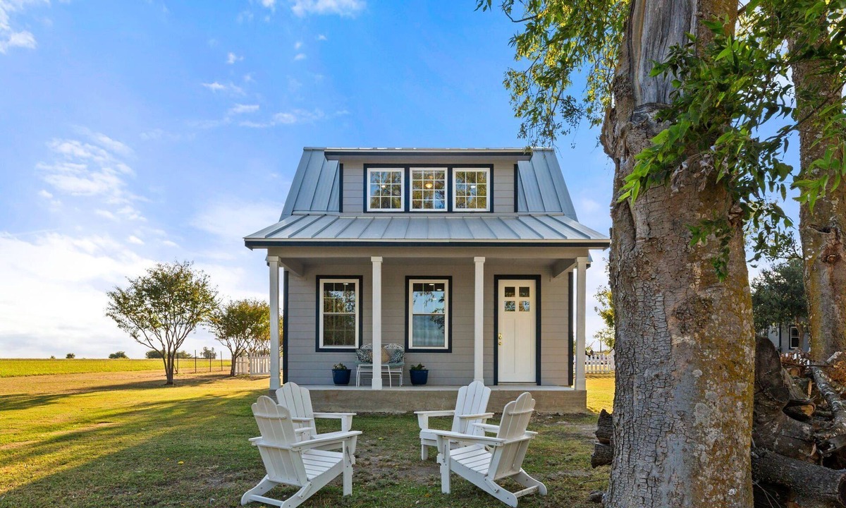 Taylor House | Countryside Sanctuary: Cozy Chateau With Expansive Views