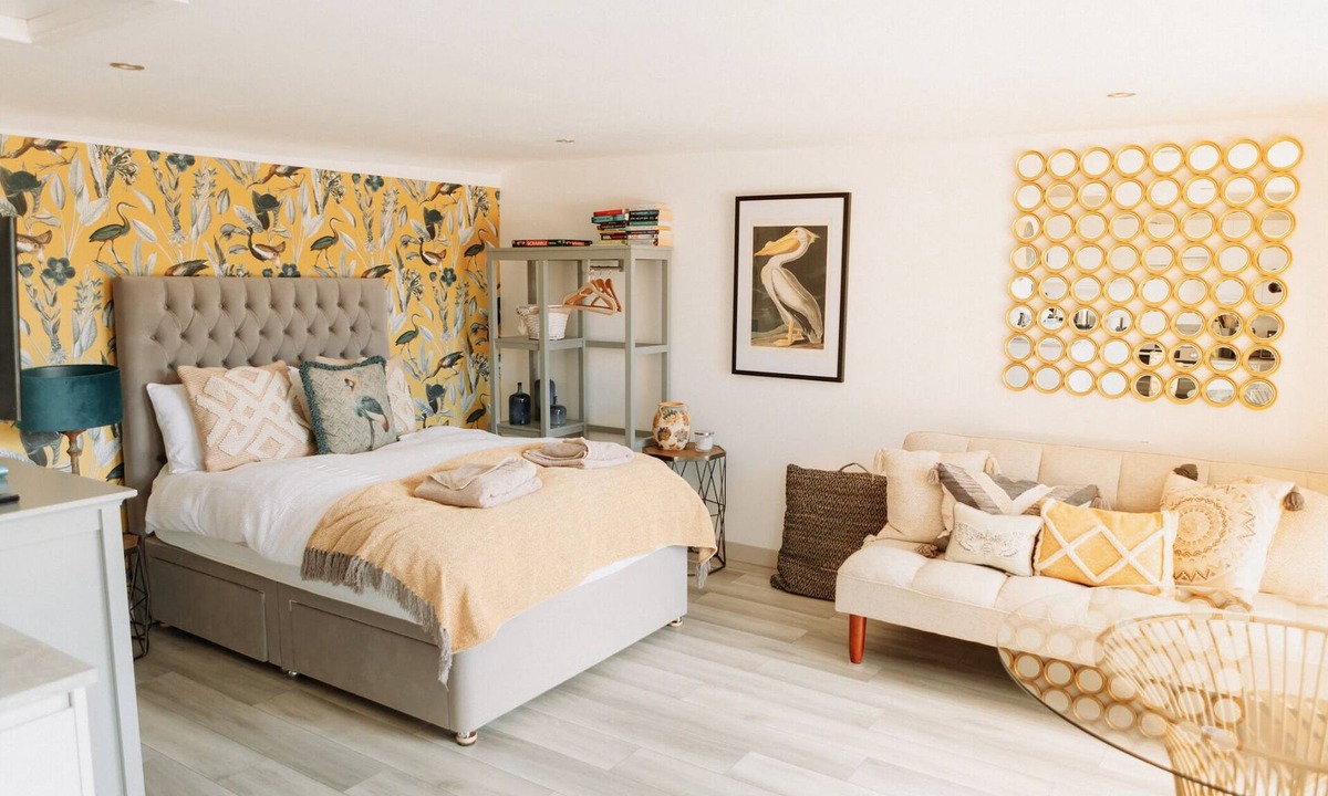 Sittingbourne Apartment | Countryside view-Private Bathroom - Cherry Villa