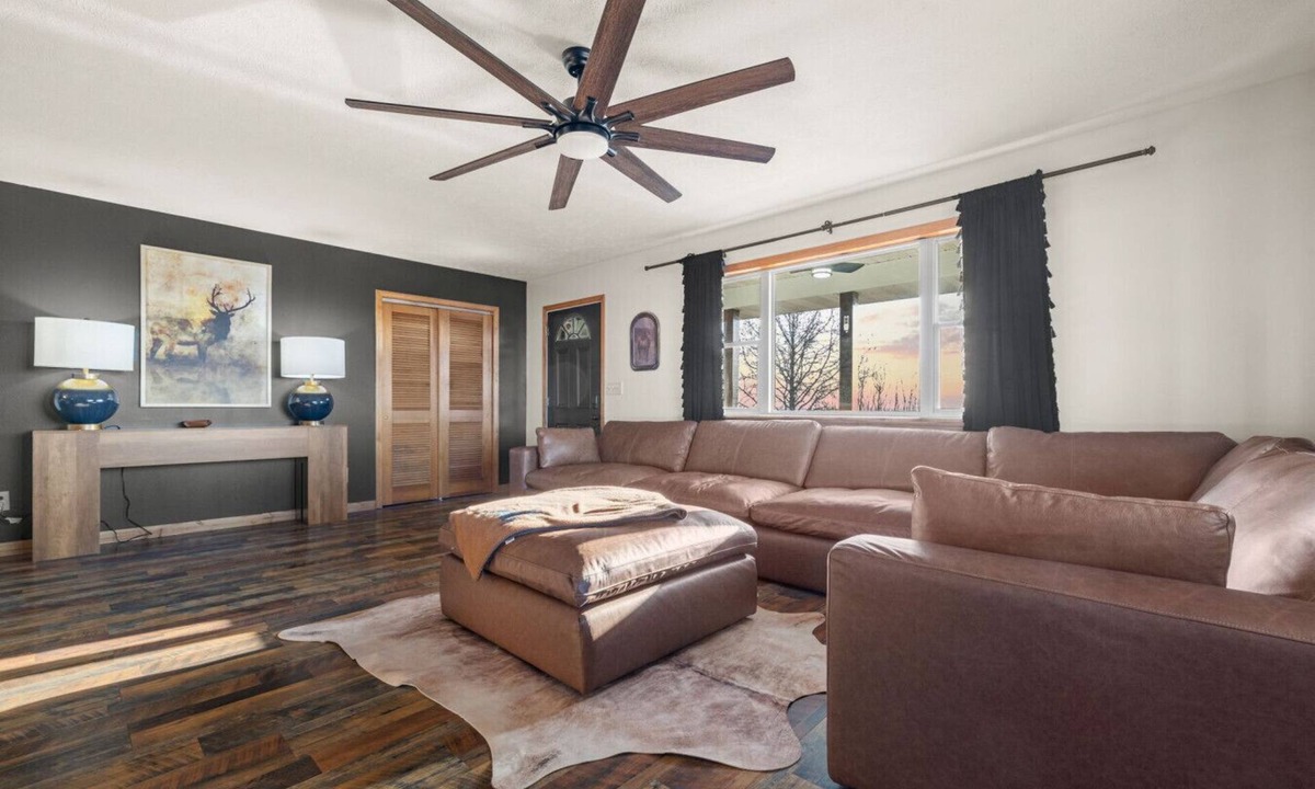 Theodosia Other | Countryside Views | Sleeps 20, Hot Tub, Fire Pit