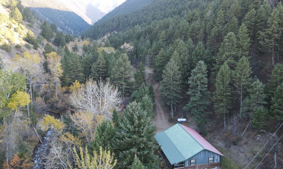 Pray Cabin | Counts Cabin