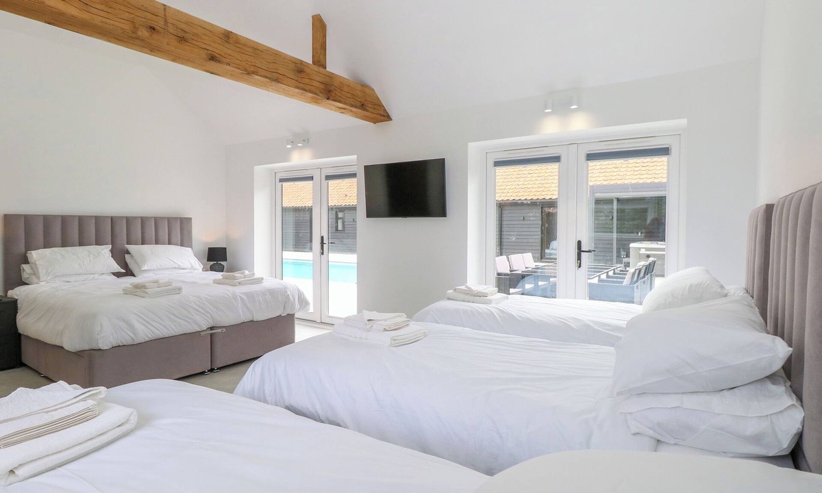 Irstead Cottage | County Farm Barn