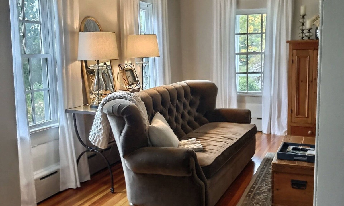 Litchfield Historic District House | County Seat Colonial