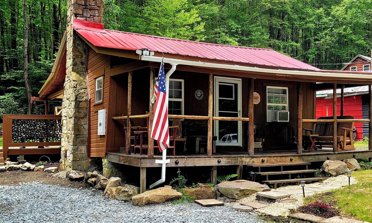 Jefferson Township Cabin | Couple's Cabin in Somerset