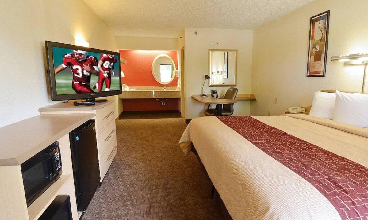 North San Antonio - SAT Hotel | Couple Stay: Room with Free Coffee & Welcoming Pet