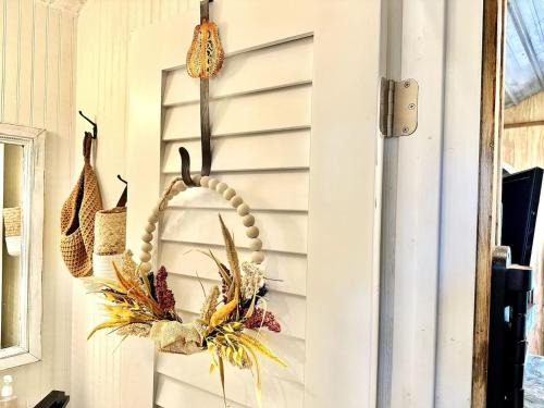 Reddick Apartment | Couples Cottage - Serene Getaway