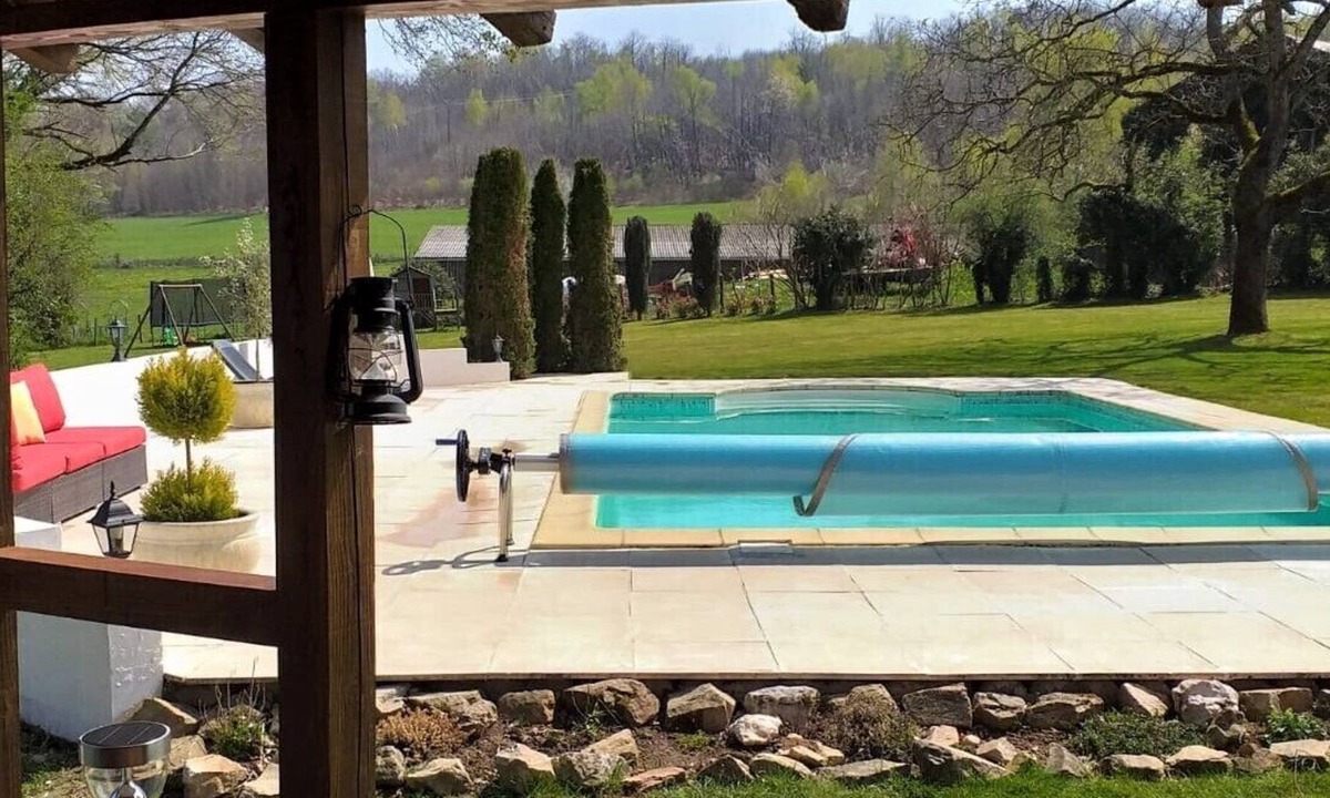 Saint-Yrieix-la-Perche Cottage | Couples Peace & Tranquility