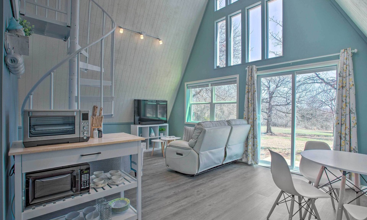 Slaughterville House | Couples Getaway A-Frame Secluded Cabin near Lake Thunderbird. Near OU ~17 mi.