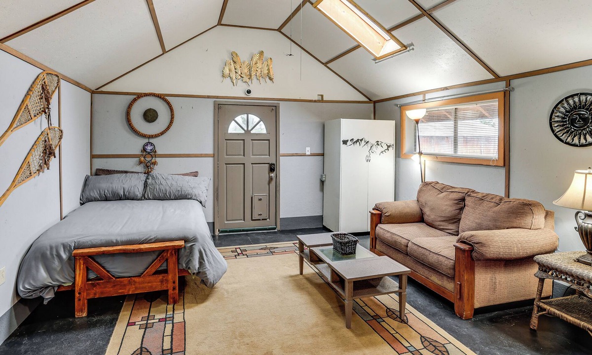 Lewis Apartment | Couples Haven 1 Mi to Dtwn Dolores! Bring Your Pet