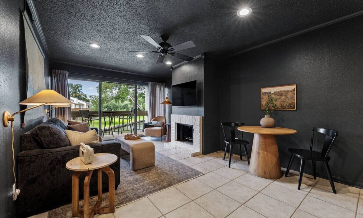 Walden on Lake Conroe Apartment | Couples Lakefront Conroe Retreat