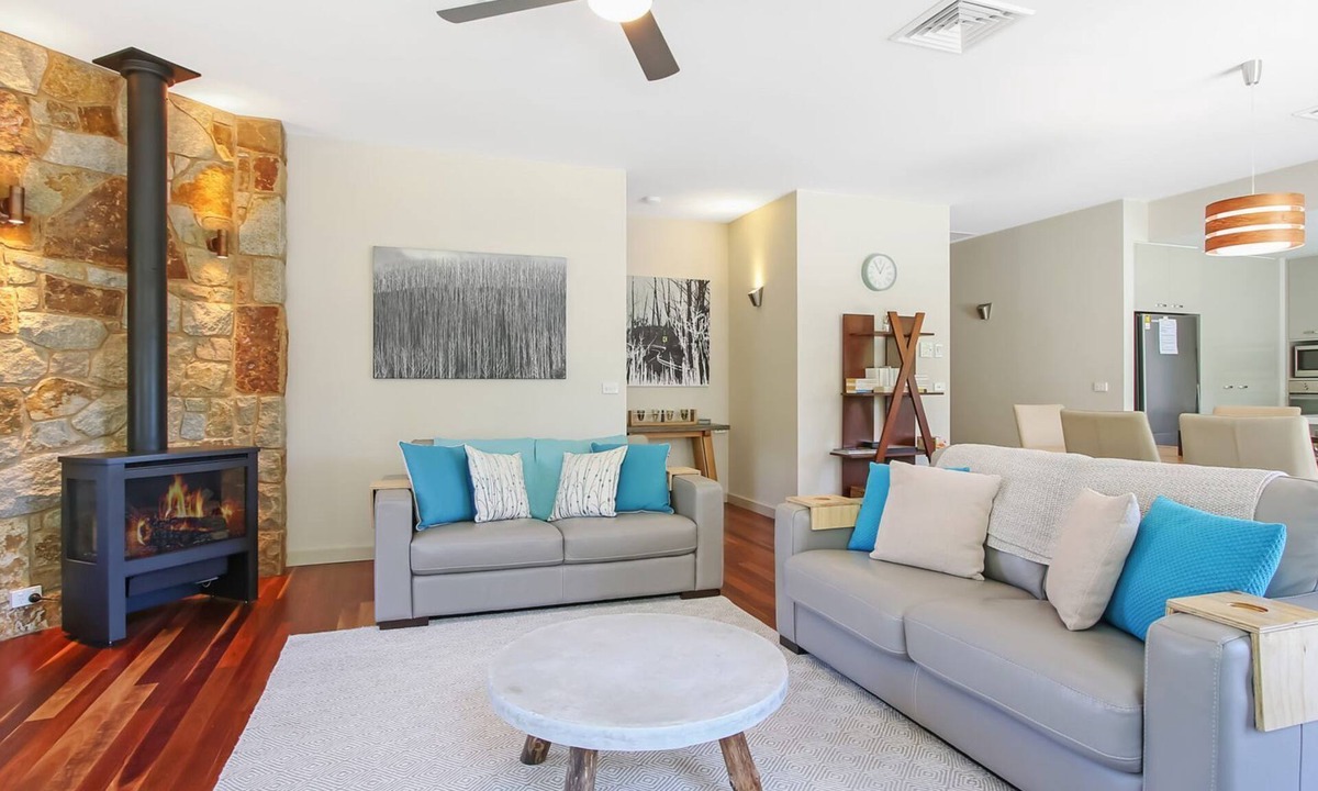 Bright House | Couples on the Park - Great location!