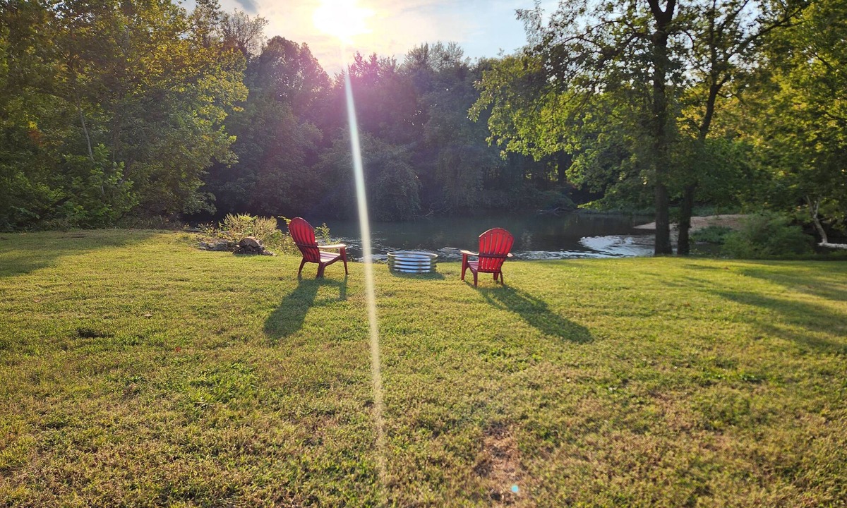 Crestline Cabin | Couples Retreat on the River