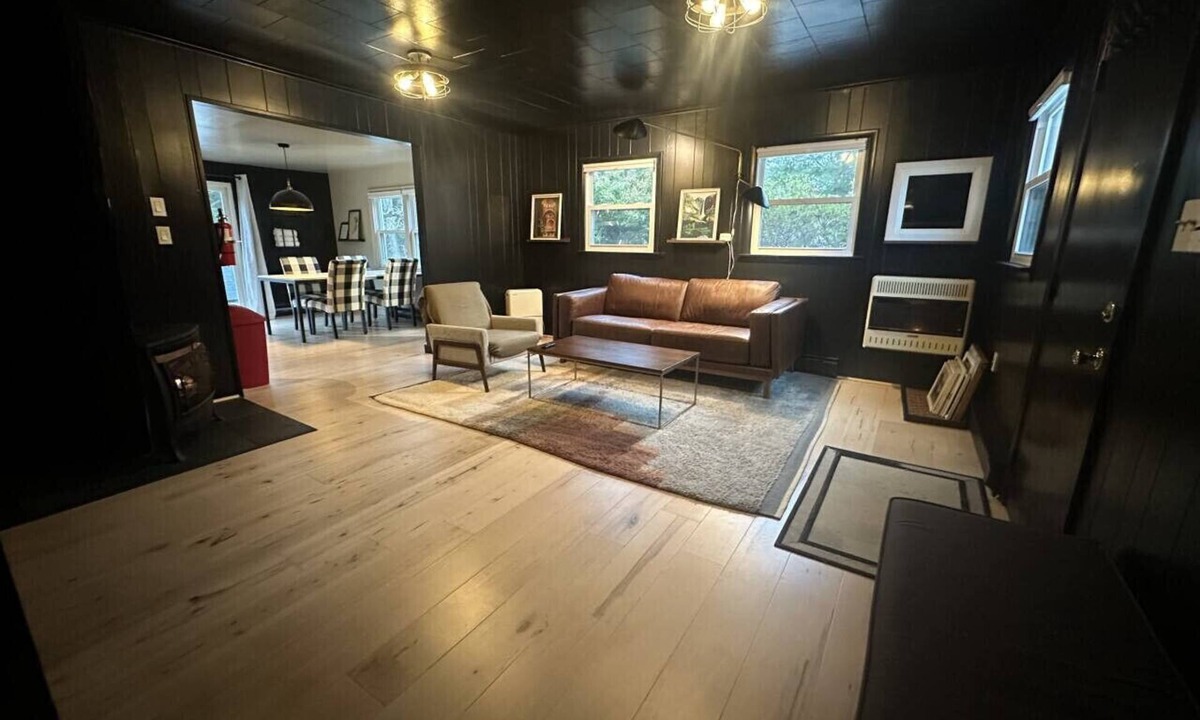 Wilton Manors Villa | Couples Romantic Escape Hot Tub Fireplace