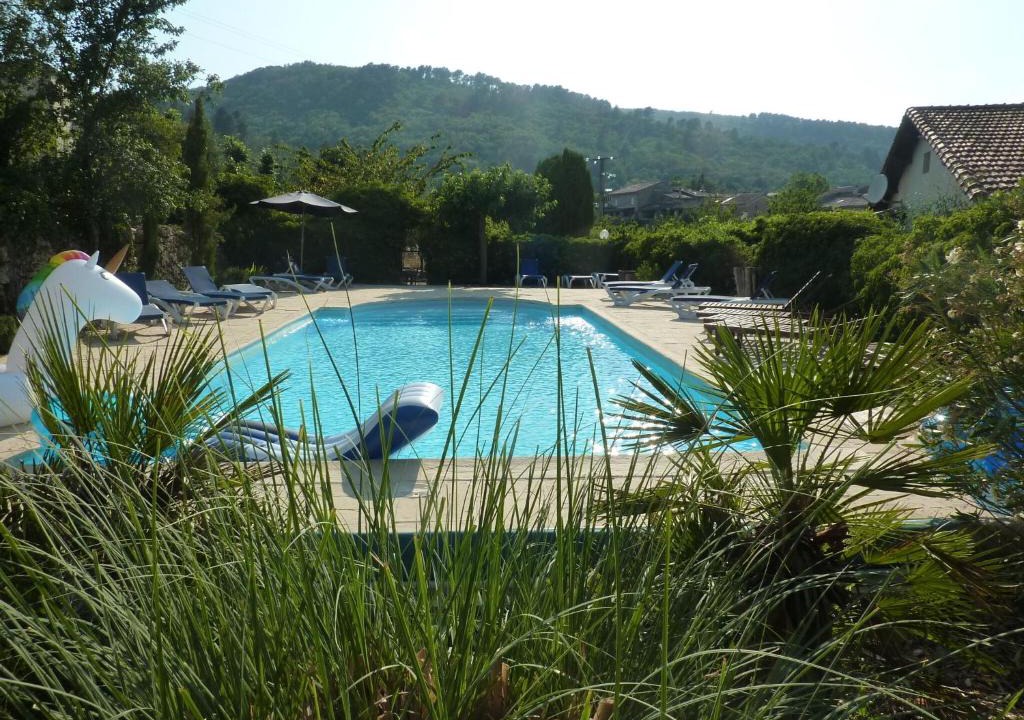 Courry House | Courry Gem Pool & Charm