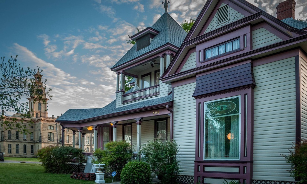 Clarksville Bed & Breakfast | Courthouse Inn B&B