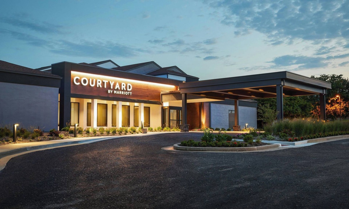 Maryland Heights Hotel | Courtyard by Marriott St Louis Westport Plaza