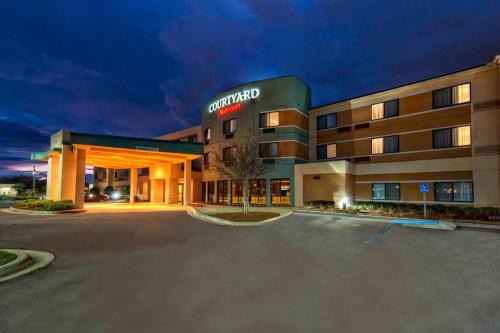 Alexandria Hotel | Courtyard by Marriott Alexandria