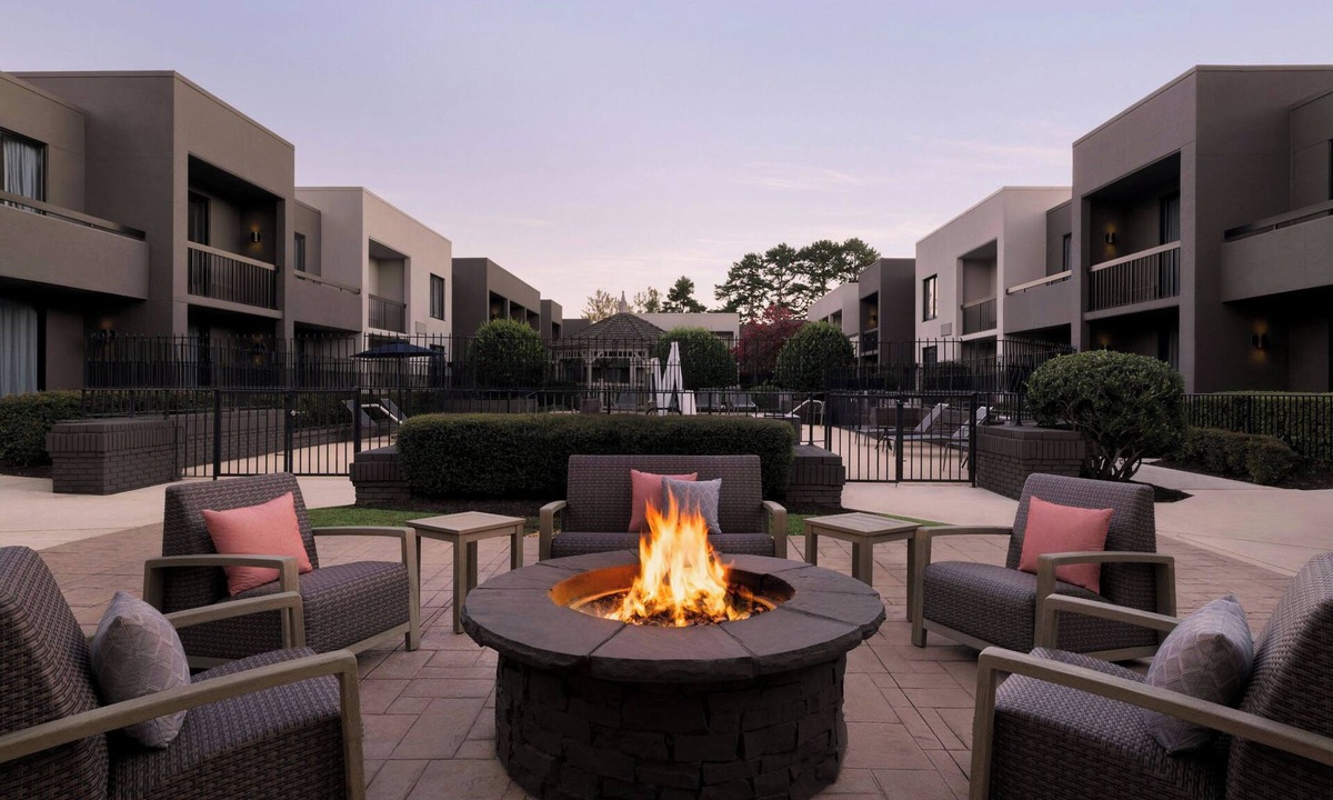 Northlake Hotel | Courtyard by Marriott Atlanta Northlake
