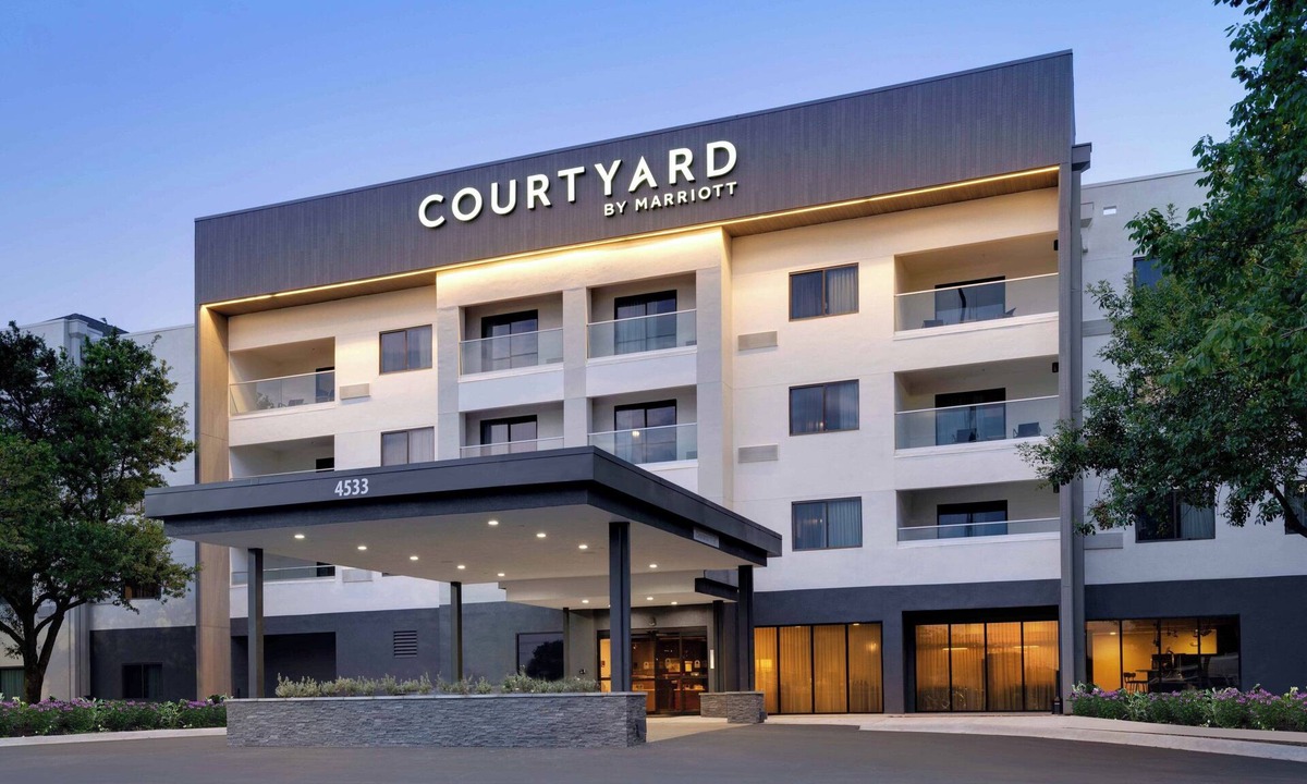 Franklin Park Hotel | Courtyard by Marriott Austin South