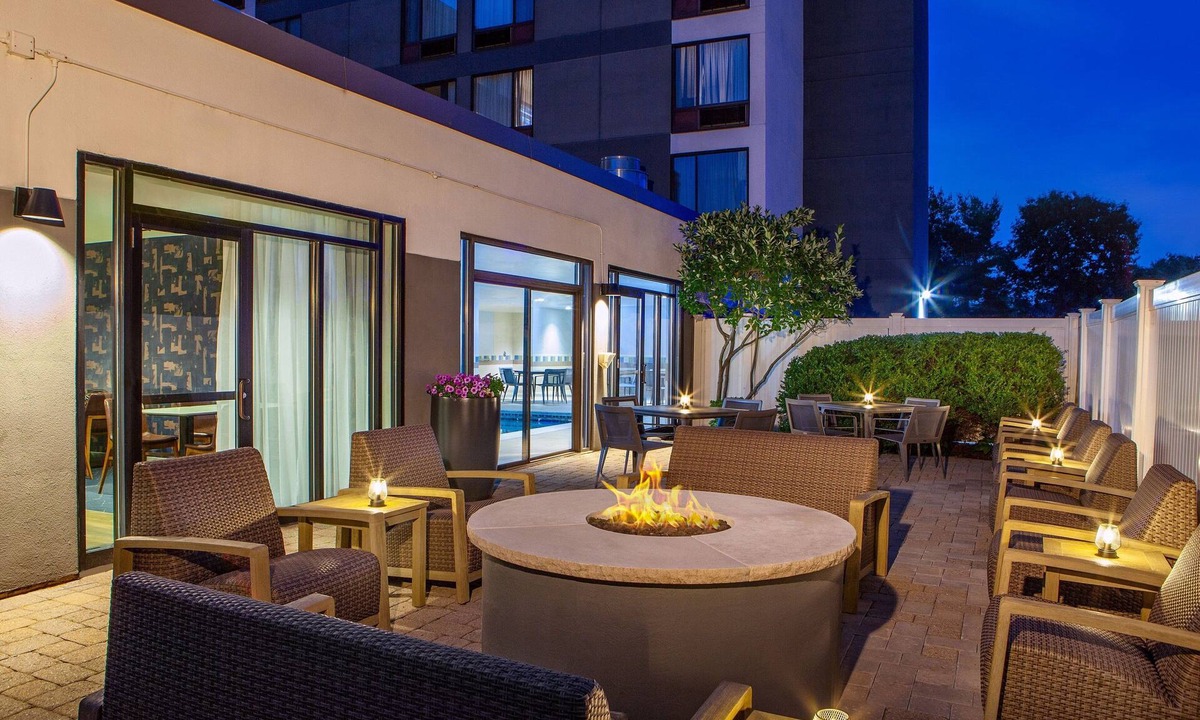 Marlborough Hotel | Courtyard by Marriott Boston Marlborough